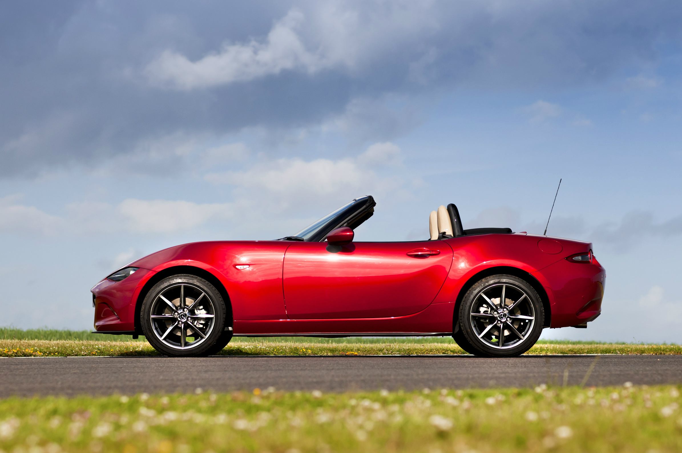 2015 all-new Mazda MX-5 summary of reviews from British media