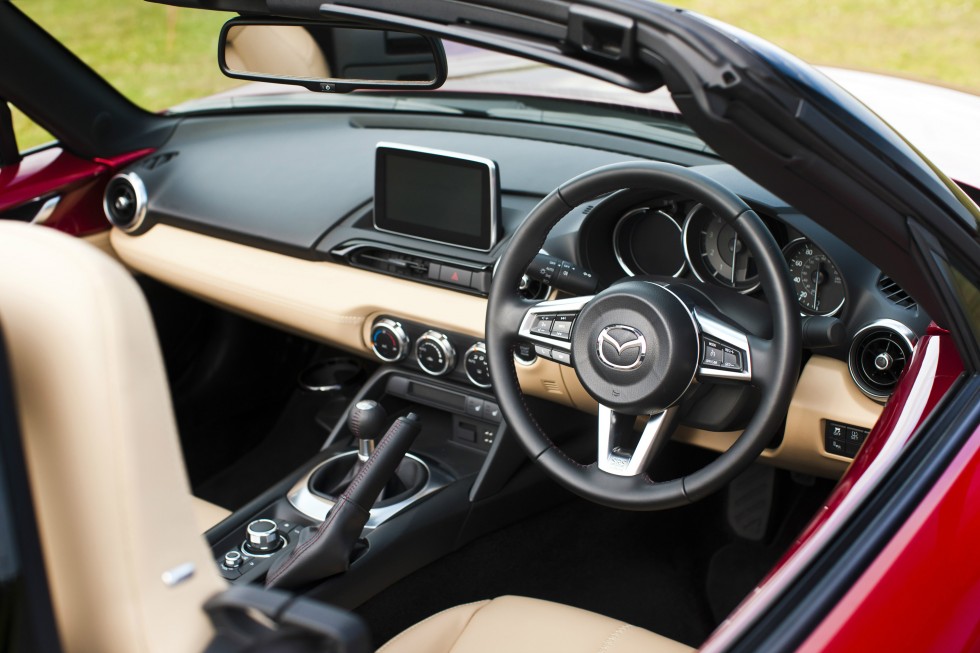 Mazda mx5 салон