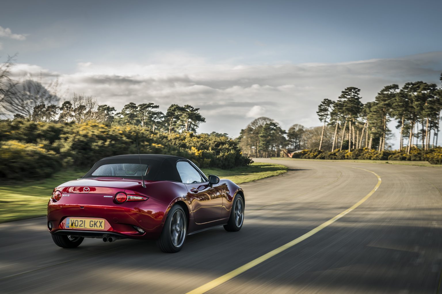Mazda MX-5 named Best Sports Car for Value in the 2021 What Car? Awards ...